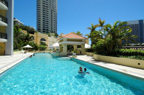 Ocean View Apartment On 26th Floor Surfers Paradise - Holiday Cairns 3