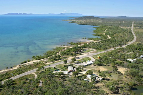 Ocean View Motel Bowen - Holiday Cairns 1
