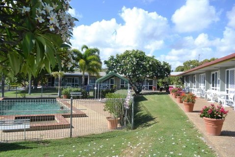 Ocean View Motel Bowen - Holiday Cairns 3