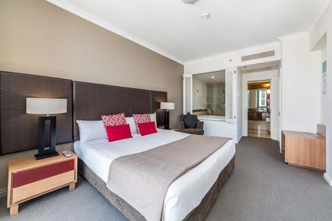 Ocean View Penthouse Suite - Surfers Paradise - Holiday Cairns 3