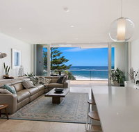 Oceanfront Penthouse Stylish and Luxurious. - Holiday Cairns