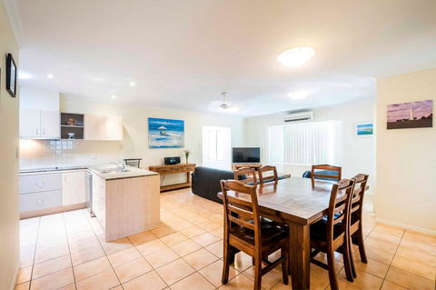 Oceania 11 - Holiday Cairns 3