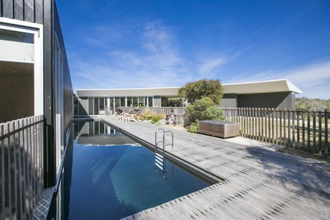 Oceania Retreat Luxury Family Retreat With Pool And Beach Access - Holiday Cairns 1