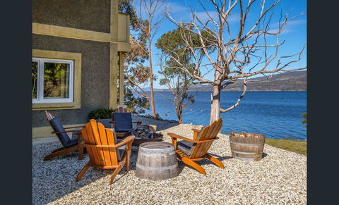 On The Huon River - Holiday Cairns 3