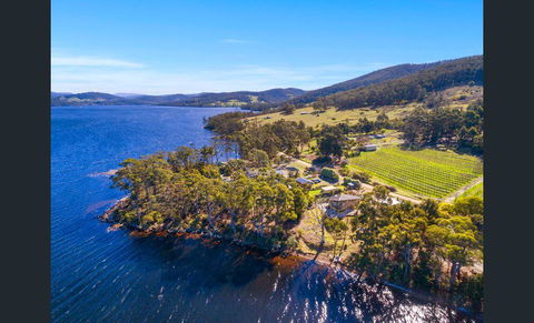 On The Huon River - Holiday Cairns 2