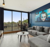 One-Bed Apartment With Balcony and Luna Park Views - Holiday Cairns