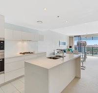Oracle - 5 Star Luxury - Level 25 - Holiday Cairns