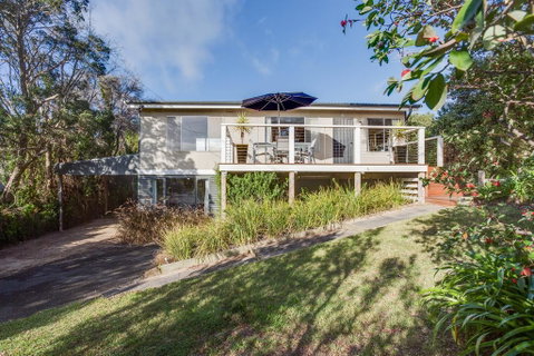 Orcades Beach House - Holiday Cairns 0