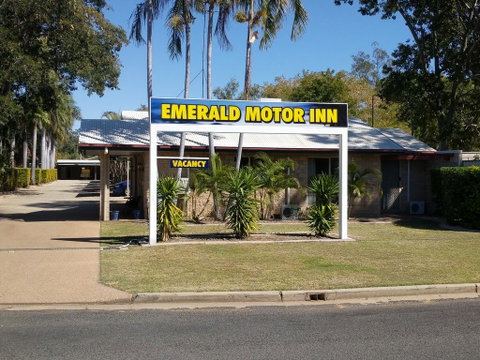 Overflow Emerald Motor Inn - Holiday Cairns 0