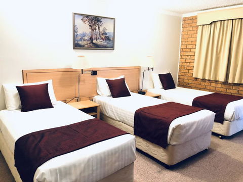OVERLANDER MOTOR LODGE - Holiday Cairns 2