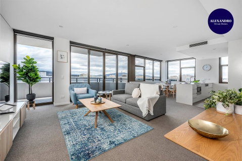 Oversized Luxe 1 Bedder - Amazing Barton - Gym - Holiday Cairns 0