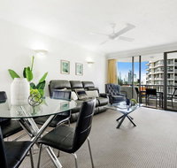 Pacific Resort in the Heart of Broadbeach - Holiday Cairns