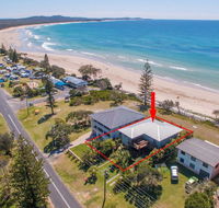 Pacifica 2 - Opposite the beach at Brooms Head - Holiday Cairns