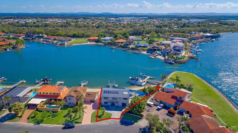 Pandanus - Holiday Cairns 1