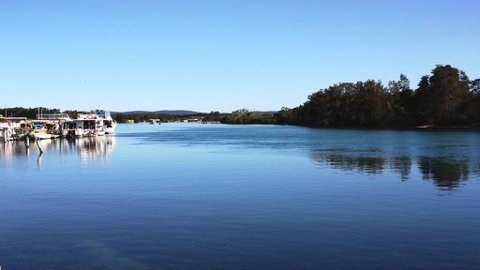 Parkside Marina 1 - CBD Location - Holiday Cairns 1