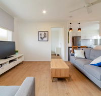 Peaceful 3 Bedroom Apartment in Ascot - Holiday Cairns