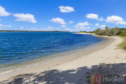 Peninsula Court 6 - Holiday Cairns 2