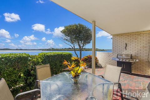 Peninsula Court 6 - Holiday Cairns 3