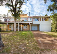Pet Friendly 4 Bedroom Holiday Home - River Views - Holiday Cairns