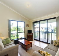 Pet Friendly on Pelican - Close to Myall River - Holiday Cairns