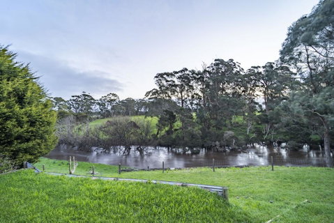 Platypus Waters B&B - Holiday Cairns 3