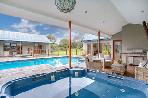 Pool Haven On Leah - Holiday Cairns 0