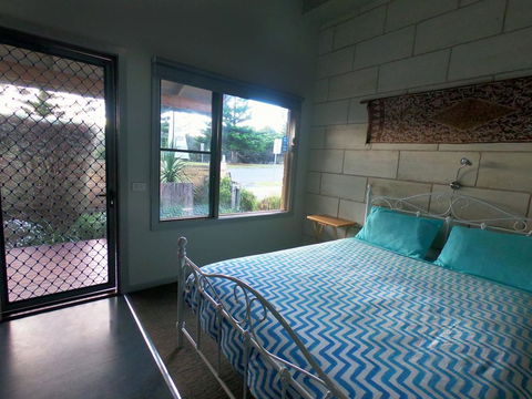 Port Campbell Guesthouse & Flash Packers - Holiday Cairns 2