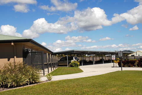 Port Denison Motor Inn - Holiday Cairns 3