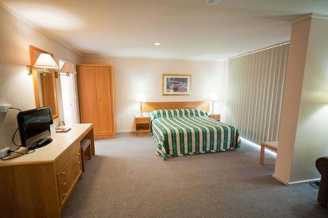 Posthouse Motor Lodge - Holiday Cairns 3