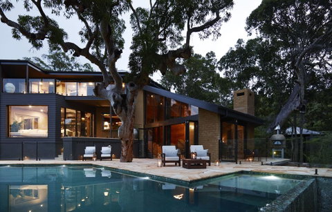 Pretty Beach House - Holiday Cairns 1