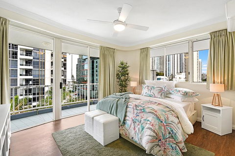 Private Apartment @ Surfers Mayfair - Holiday Cairns 0