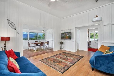 Quaint Cottage In The Edge - Holiday Cairns 0