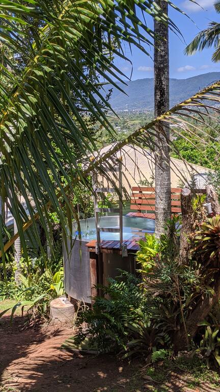 Quaint Cottage In The Edge - Holiday Cairns 2