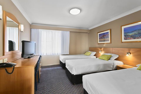 Quality Inn Penrith Sydney - Holiday Cairns 1