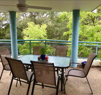 Quiet North Parra Apartment Rooms across from Park - Holiday Cairns