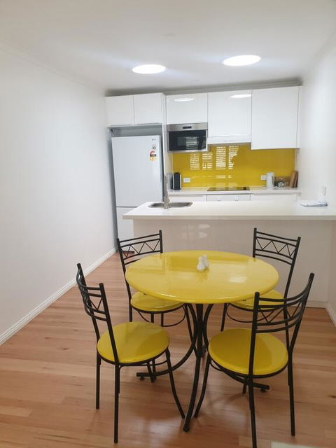 Race Course Apartments - Holiday Cairns 3