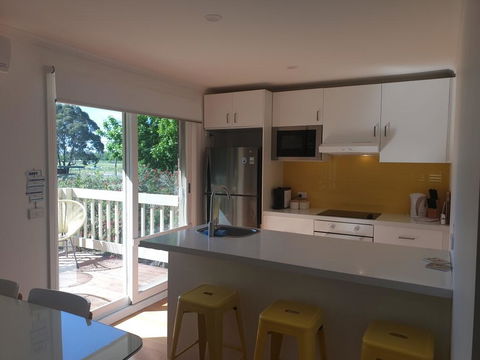 Race Course Apartments - Holiday Cairns 1