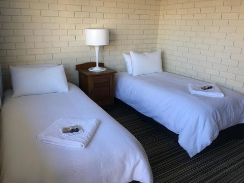 Railway Hotel Dorrigo - Holiday Cairns 1