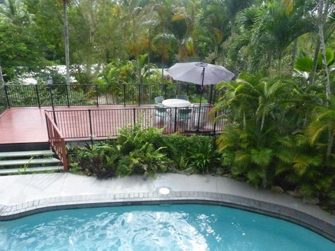 Rain-forest Apartment - Holiday Cairns 1