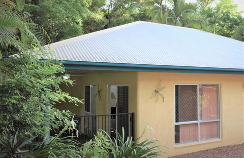 Rainforest Cottage Cairns - Holiday Cairns 3