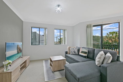 REDFERN 3 BEDROOM APARTMENT FREE PARKING WALK TO CENTRAL STATION NRE187 - Holiday Cairns 0