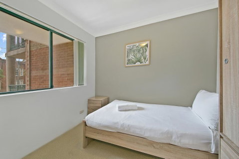 REDFERN 3 BEDROOM APARTMENT FREE PARKING WALK TO CENTRAL STATION NRE187 - Holiday Cairns 2