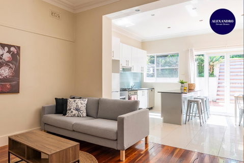 RELAXED FAMILY HOME WILLOUGHBY - Holiday Cairns 0
