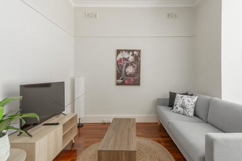 RELAXED FAMILY HOME WILLOUGHBY - Holiday Cairns 3