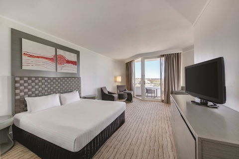 Rendezvous Hotel Perth Scarborough - Holiday Cairns 2
