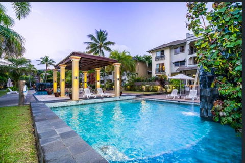 Resort Living With Private Pool Sleeps 8 - Holiday Cairns 2