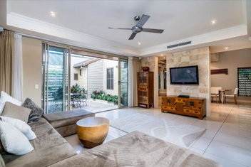 Resort Living With Private Pool Sleeps 8 with Holiday Cairns
