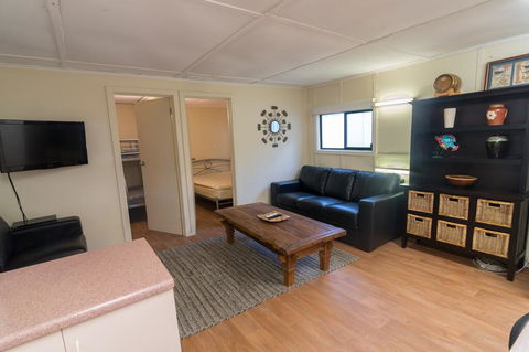 Riverfront Getaway - Mannum - Holiday Cairns 3
