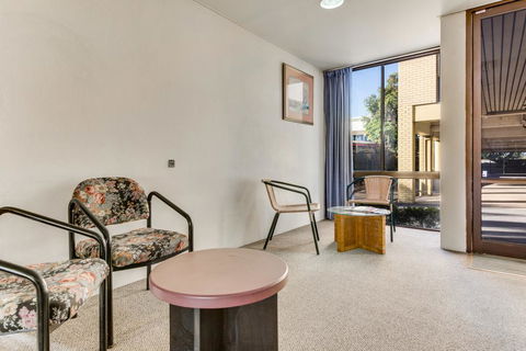Rockhampton Riverside Central Hotel - Holiday Cairns 2