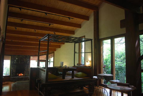 Rocky Creek Art Garden B&B - Holiday Cairns 1